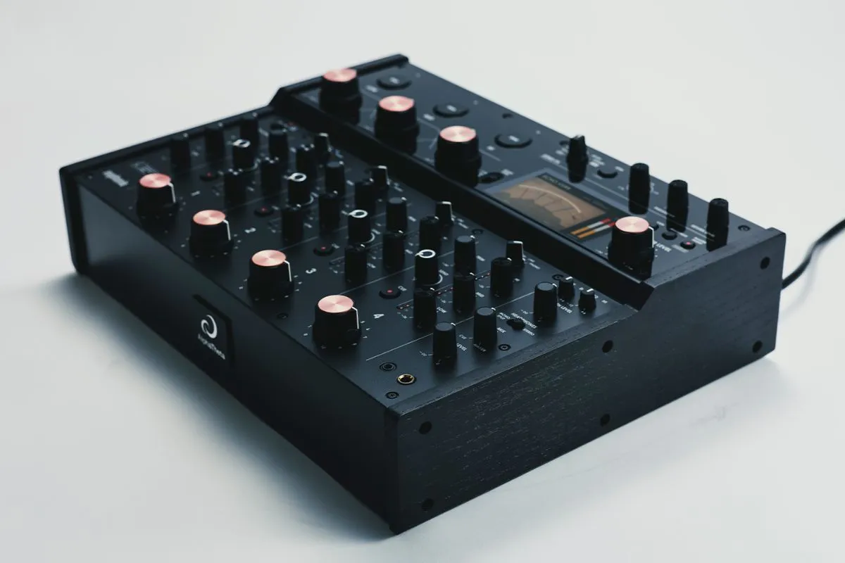 AlphaTheta euphonia, Synth, Techno