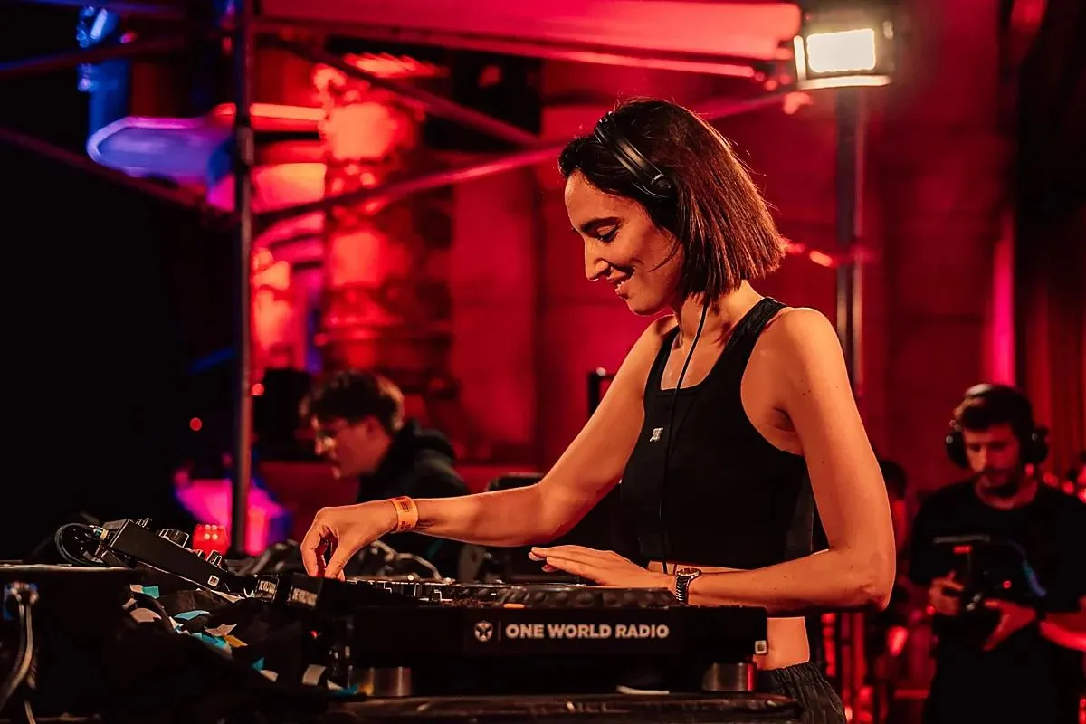 Amelie Lens, Skatecafé