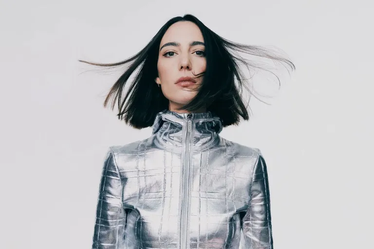 Amelie Lens lanza AURA