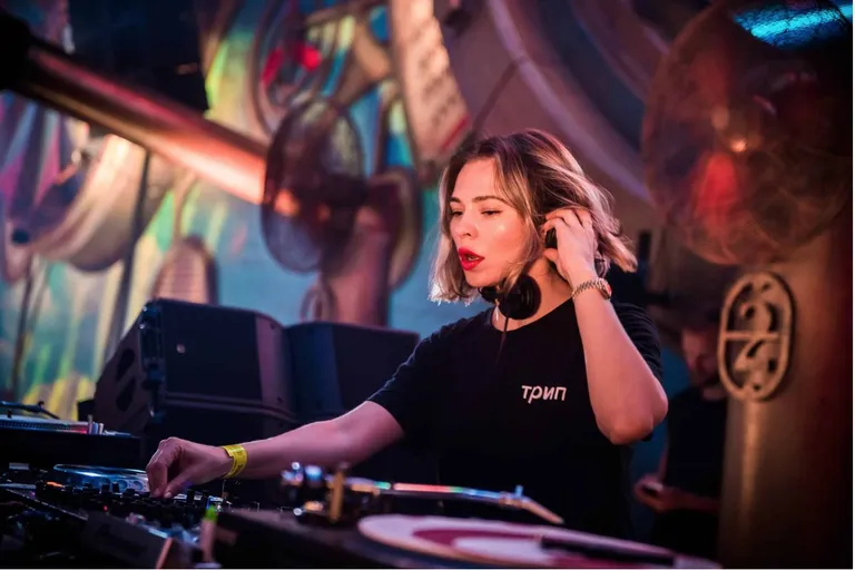 Nina Kraviz DJ