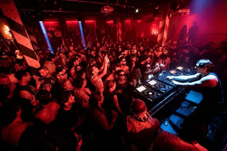 Venue, Rave, Sydney